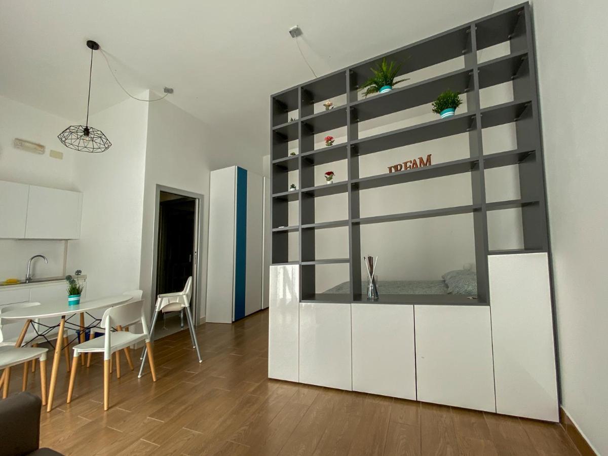 Appartamento A 30 Mt Dal Mare Чечина Екстериор снимка