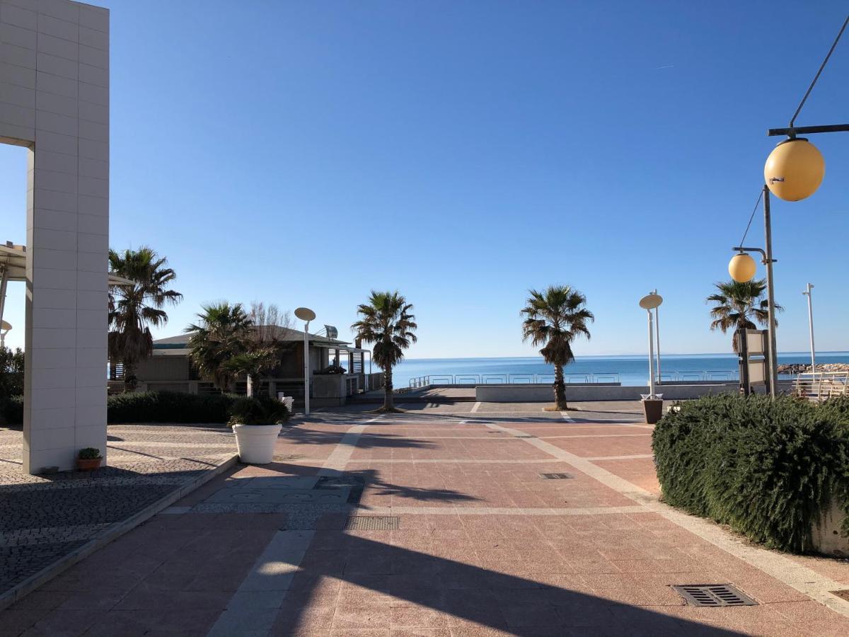 Appartamento A 30 Mt Dal Mare Чечина Екстериор снимка